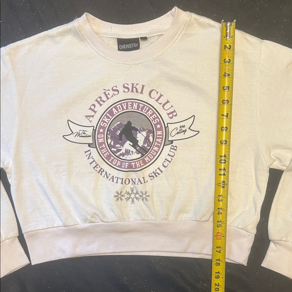 *DONATED* Après Ski Club Graphic Sweatshirt - Picture 7 of 7